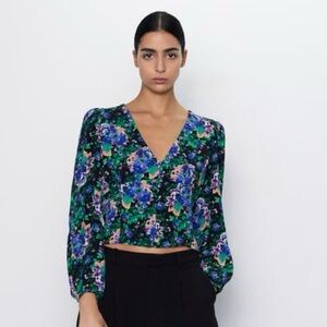 ZARA Floral Cropped Blouse with Shoulder Pads – V-Neck Button Front Top Size L